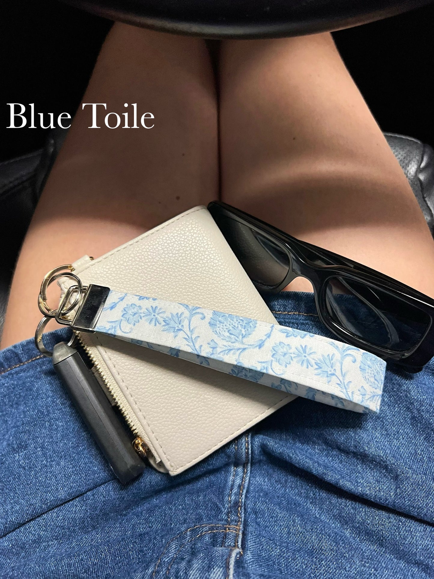 Keychain wristlets