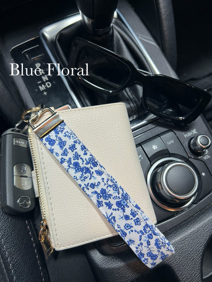 Keychain wristlets