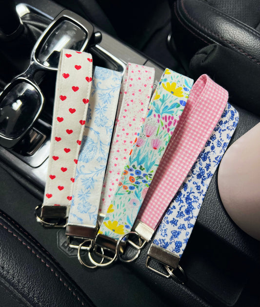 Keychain wristlets